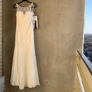 Long Lace White Wedding Dress